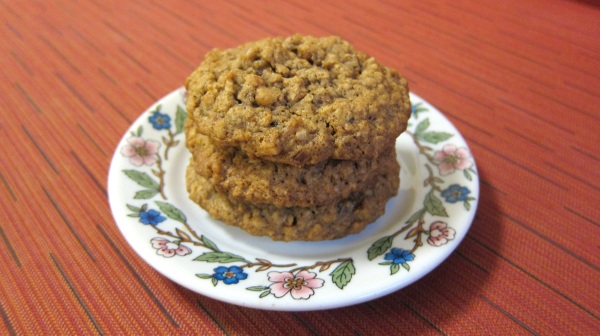 oatmeal raisinet cookies stacked