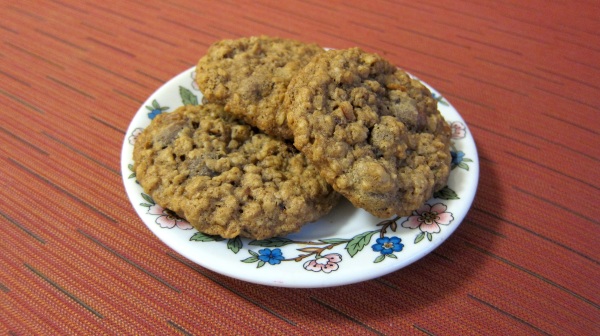 oatmeal raisin cookies top