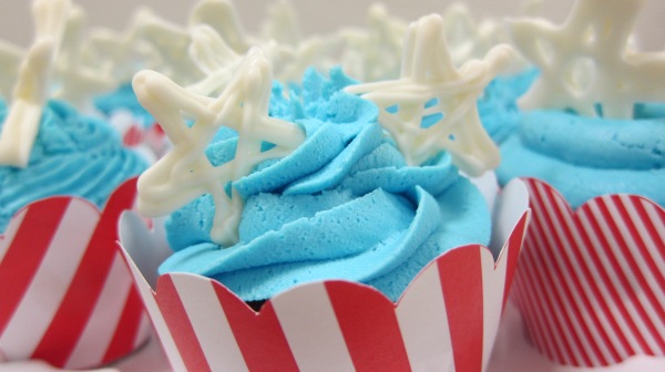 red white and blue cupcakes stars stripes