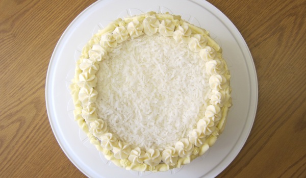 how to decorate a coconut cake